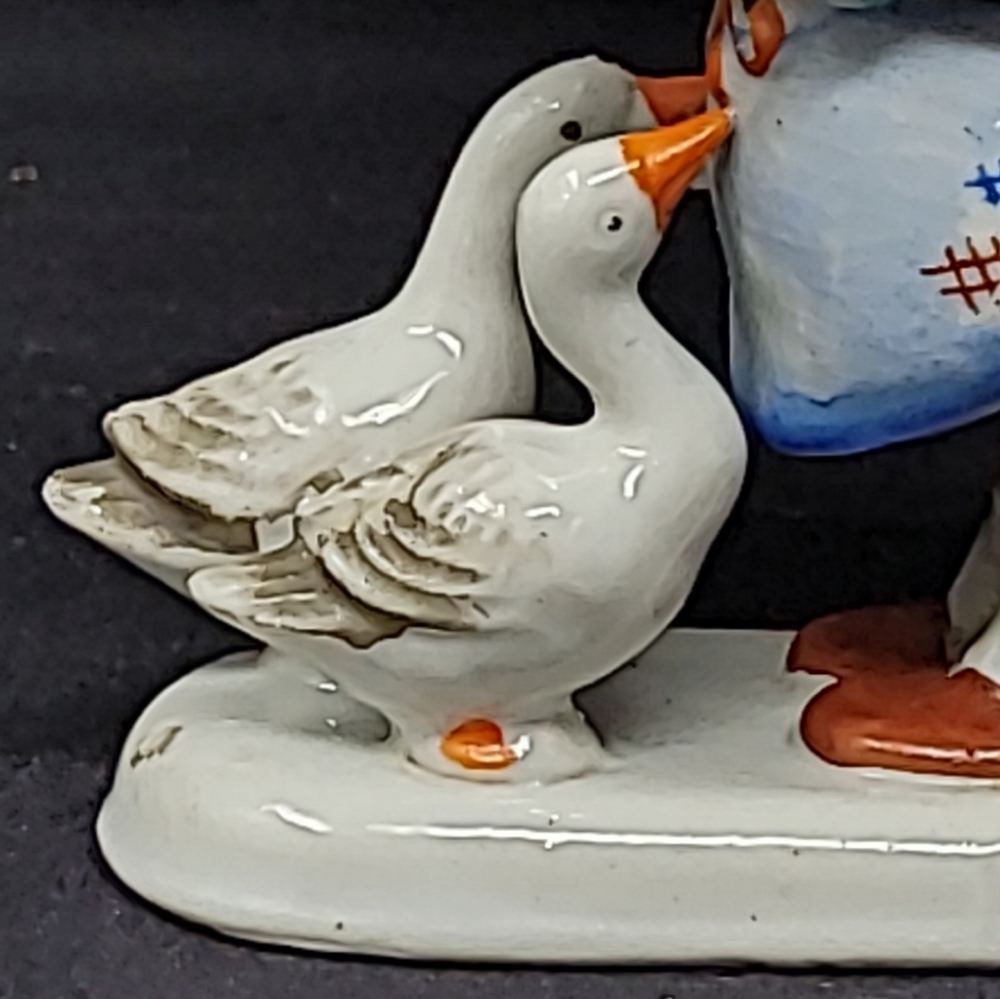 VINTAGE(BEFORE 1952)GIRL WITH 2 WILD GEESE OCCUPIED JAPAN - Picture 11 of 13